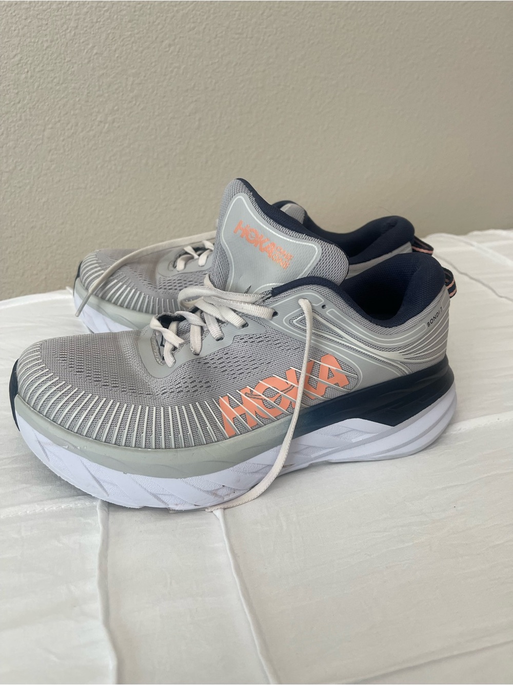 Hoka One One Bondi 7 shoes size 8
